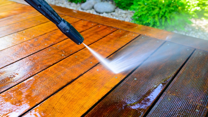 Partner with pressure washing services Orlando homeowners trust.